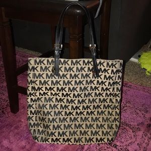Super cute Michael Kors Tote.